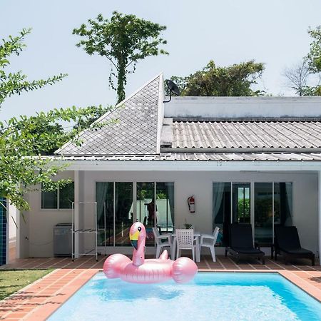 Baan Promphun Pool Villa by BV Si Sunthon Bagian luar foto