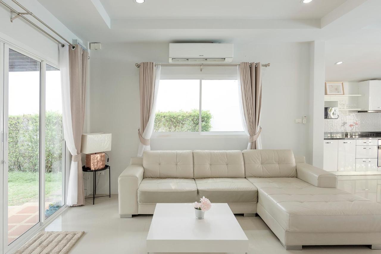 Baan Promphun Pool Villa by BV Si Sunthon Bagian luar foto